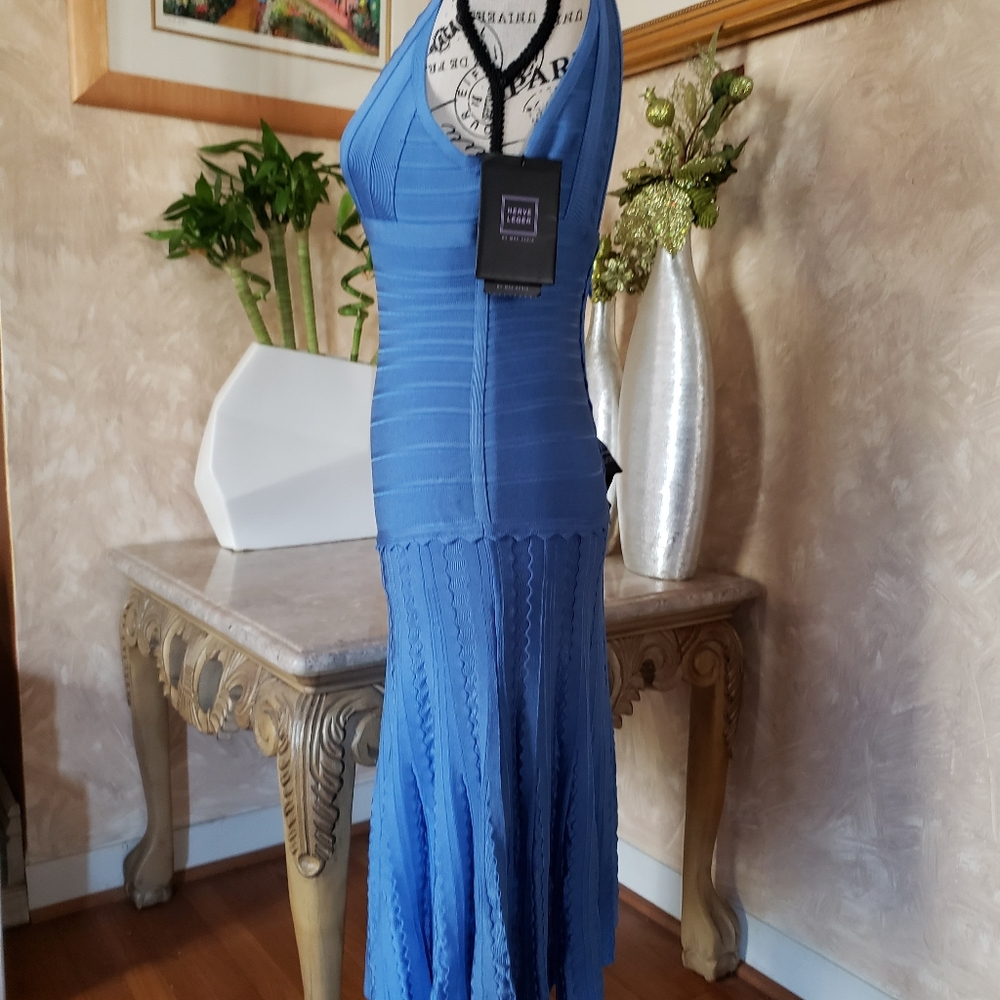 Dresses - Picture 3 of 3